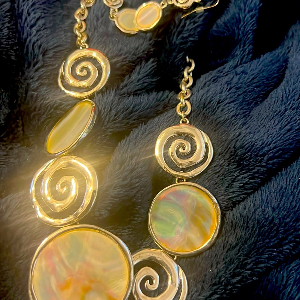 Necklace and earring set silver with mother of pearl accent on both